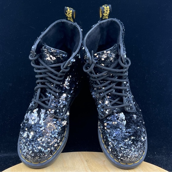 Dr. Martens Women's 1460 Pascal Seqn Black Fashion Boot Size 7 - Picture 9 of 10